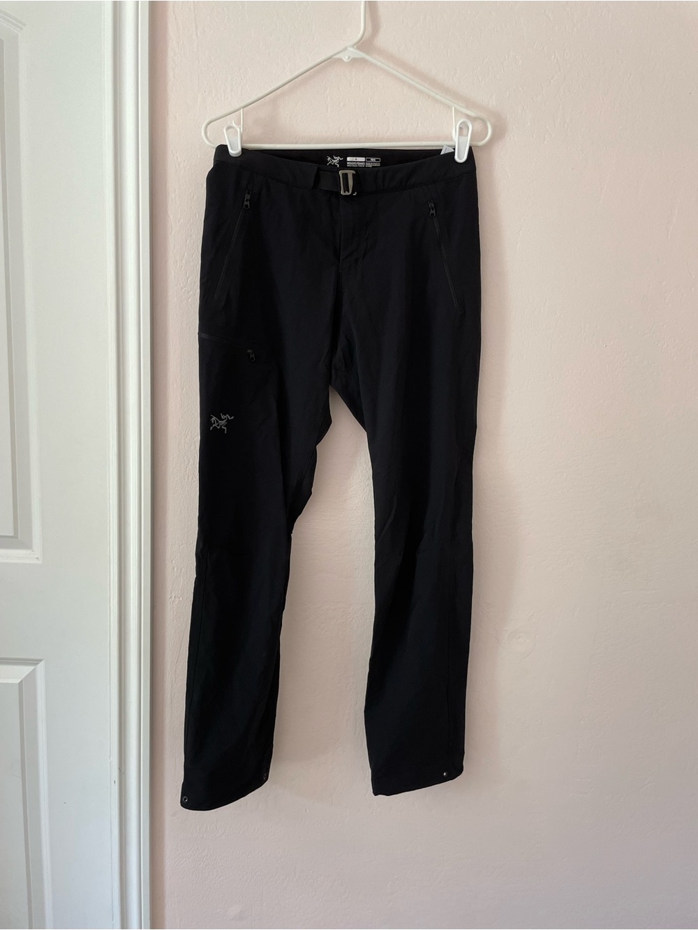 Arc'teryx Womens Black Technical Cargo Pants Lined